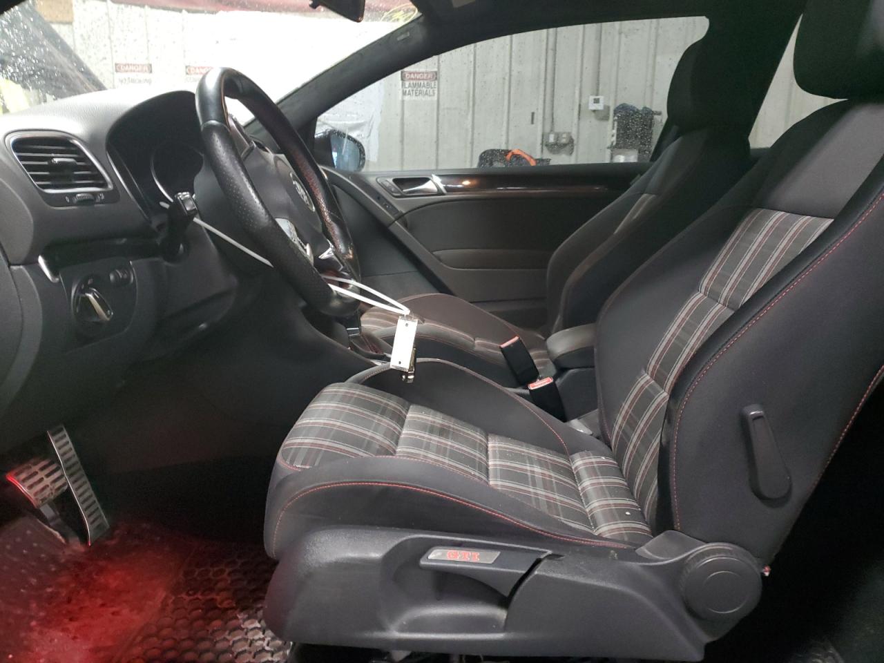 2010 Volkswagen GTI - Image 7
