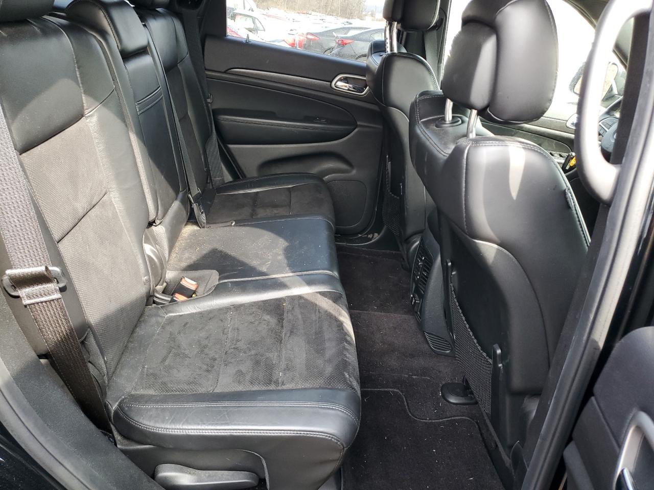 2018 Jeep Grand Cherokee - Image 11