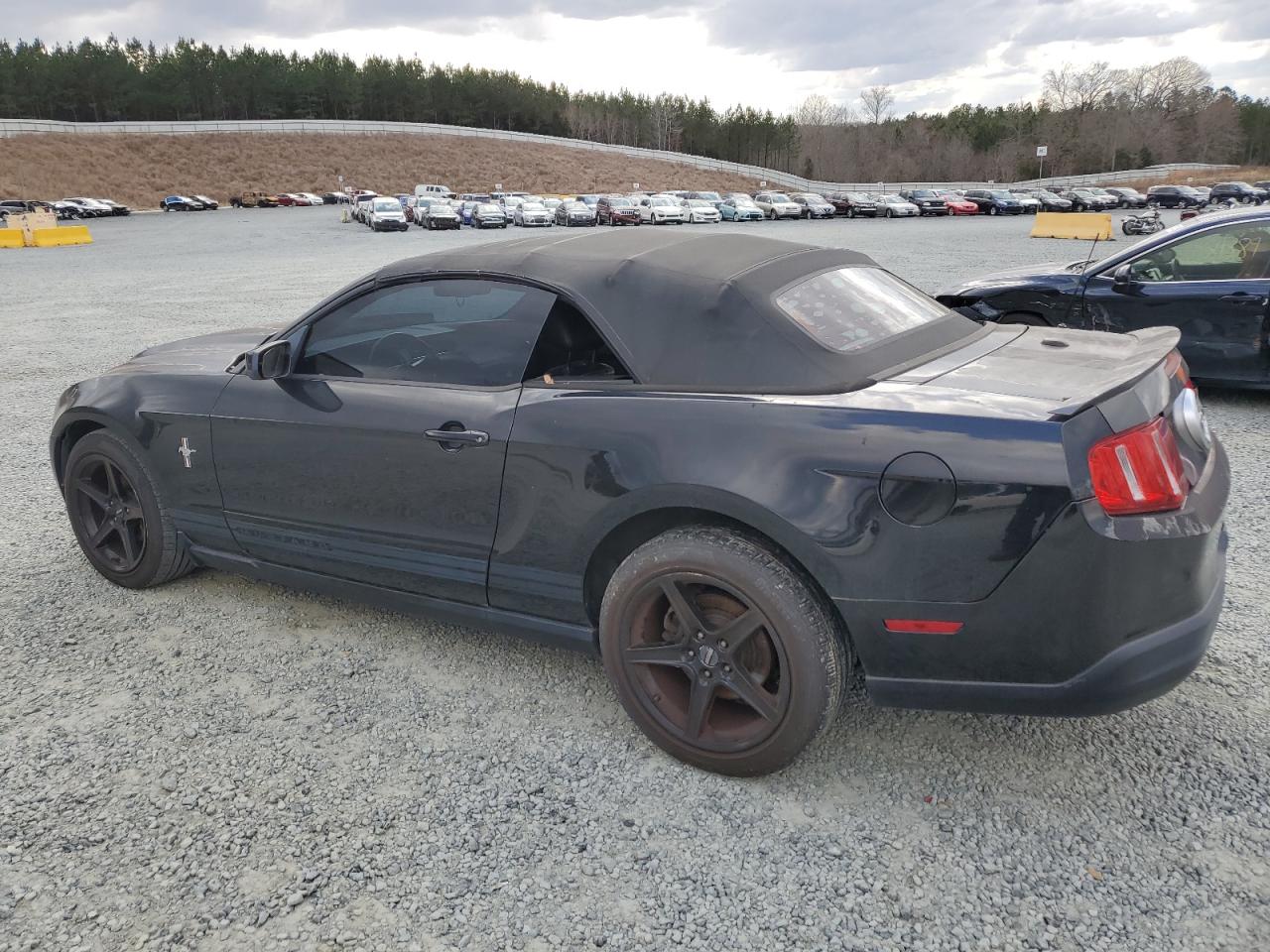 2010 Ford Mustang - Image 2