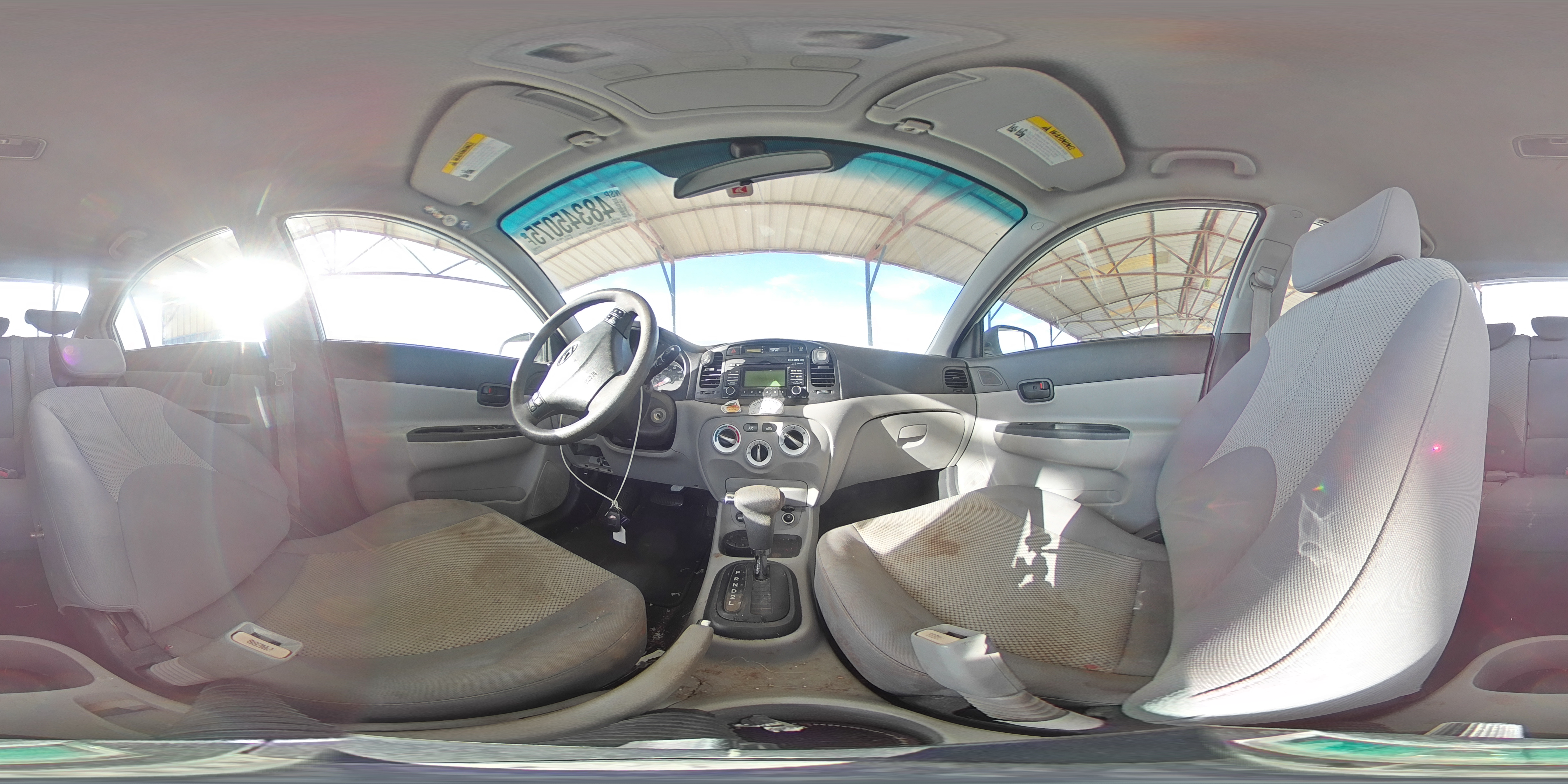 2010 Hyundai Accent - Image 13