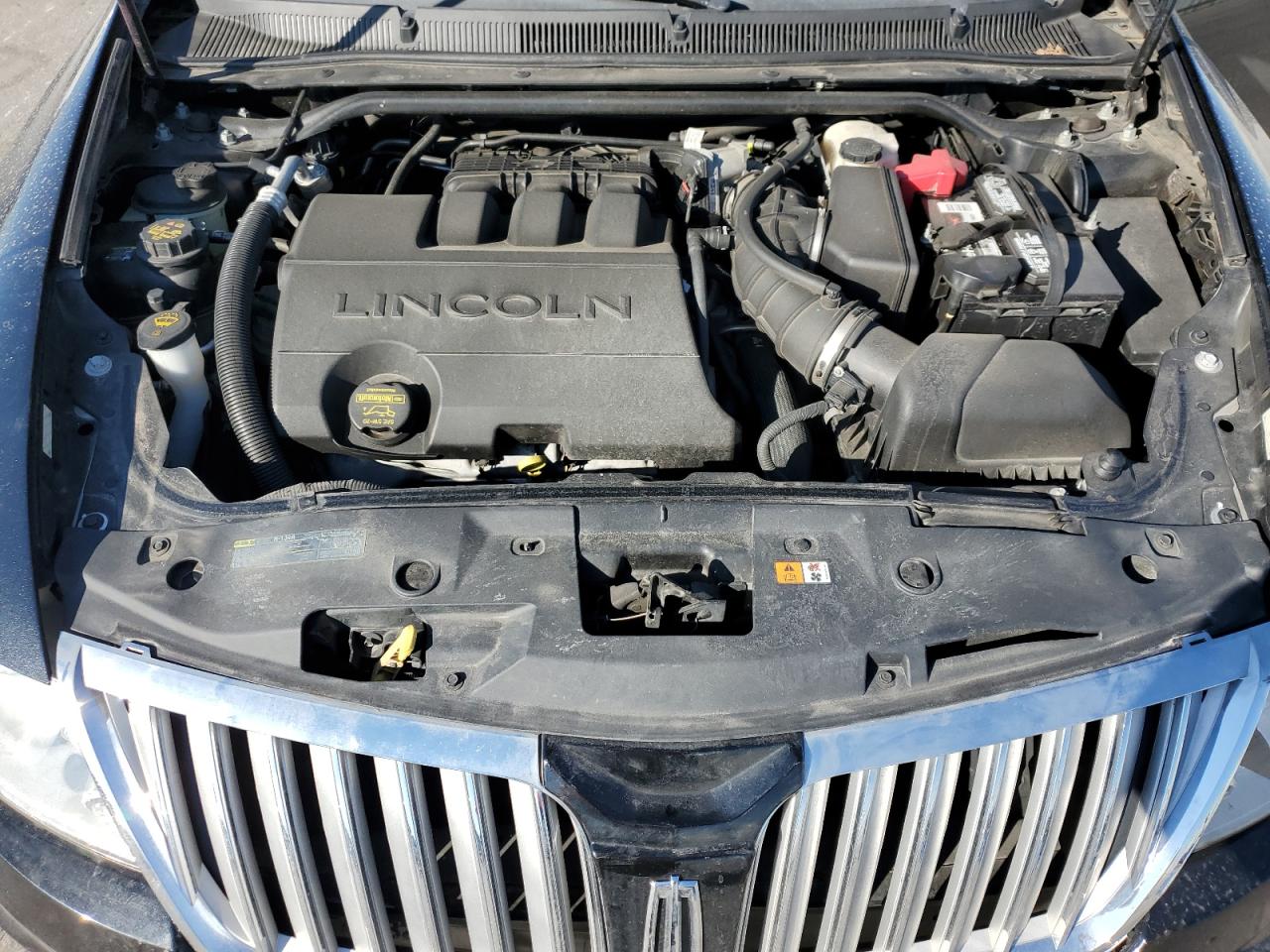 2011 Lincoln MKS - Image 13