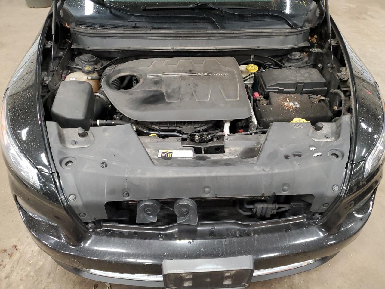 2015 Jeep Grand Cherokee - Image 12