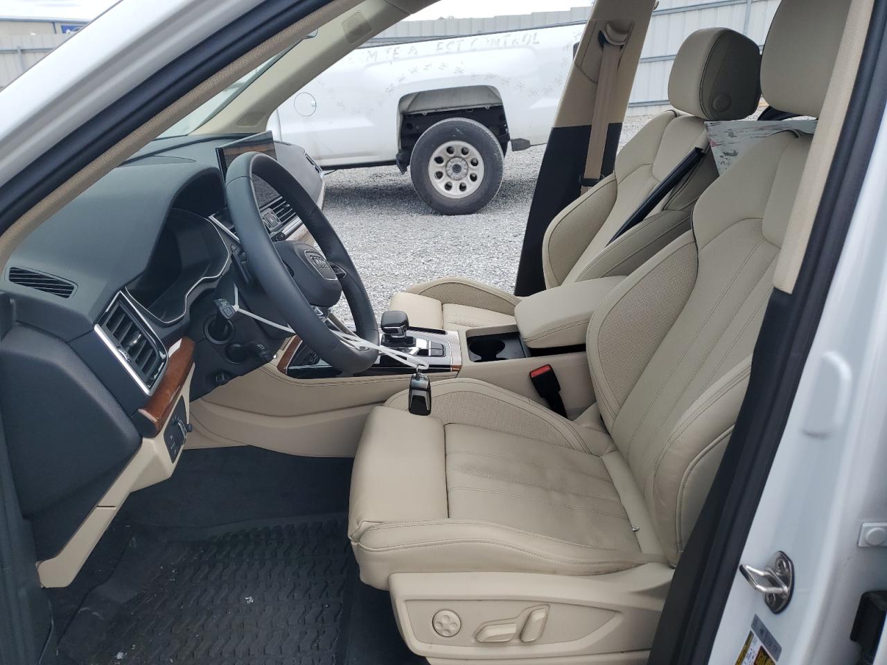 2024 Audi Q5 - Image 7