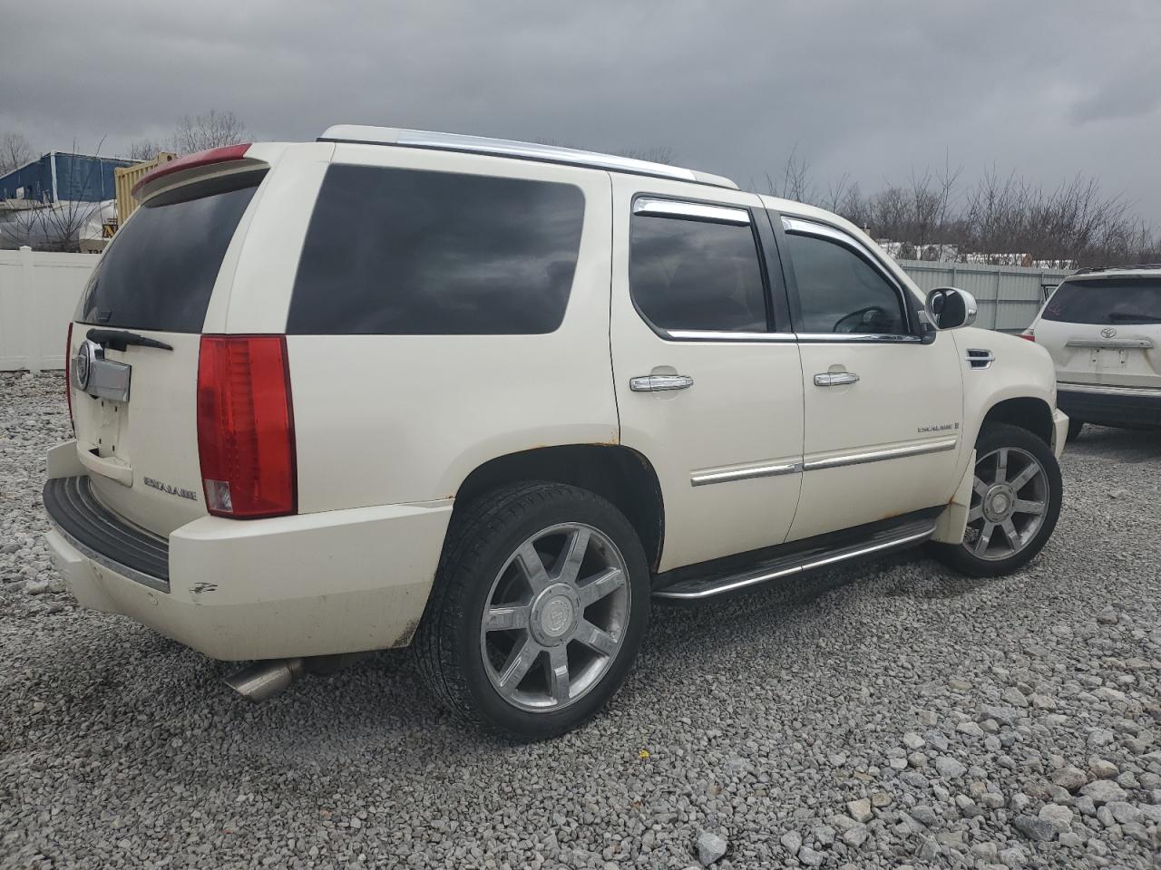 2009 Cadillac Escalade - Image 3