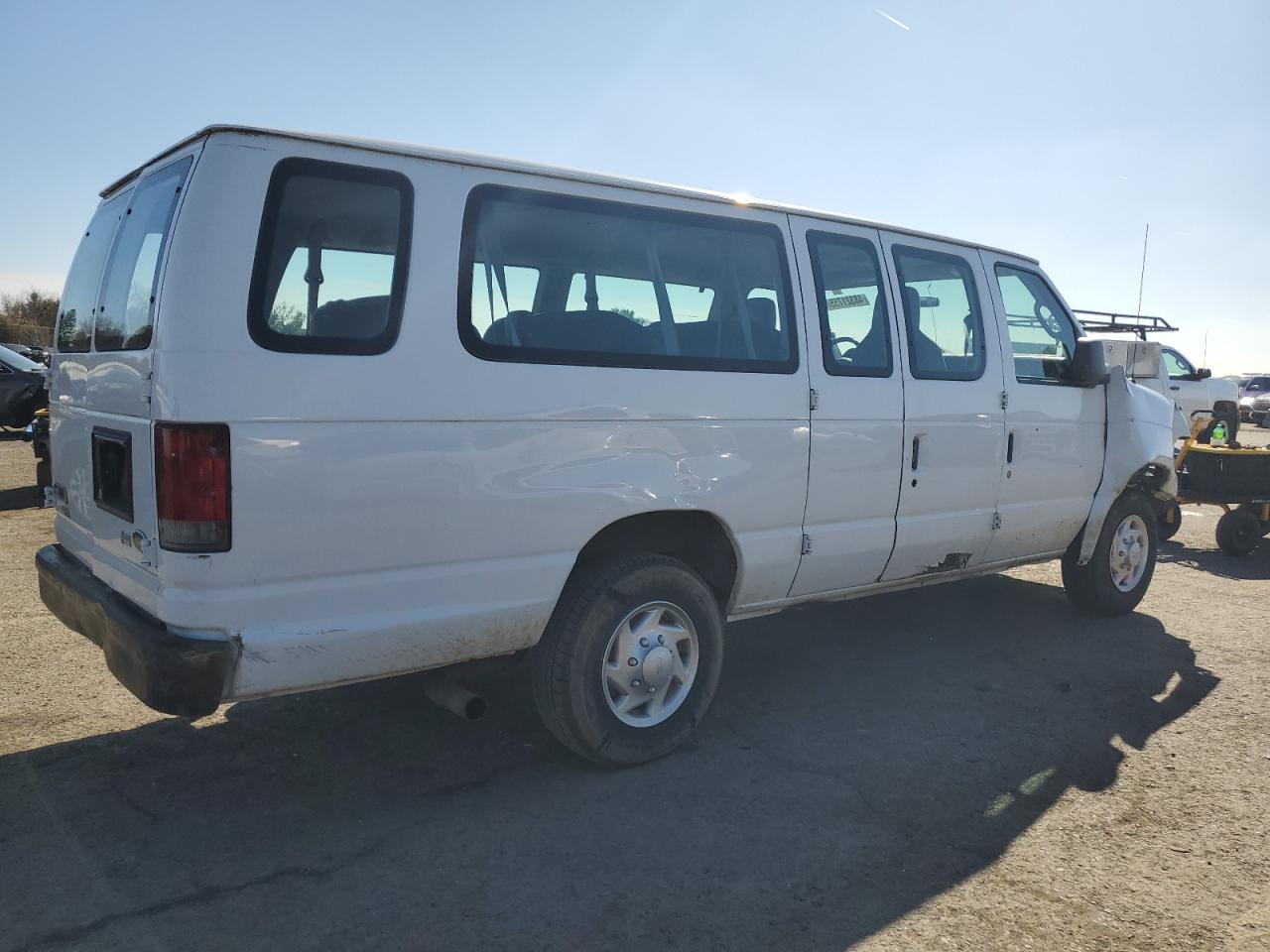 2012 Ford Econoline - Image 3