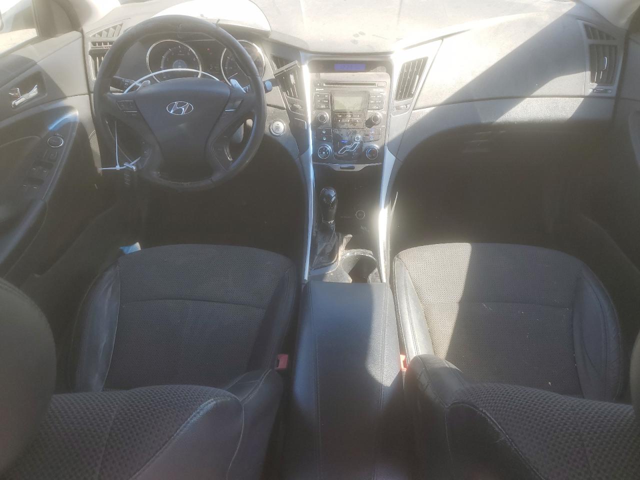 2011 Hyundai Sonata - Image 8