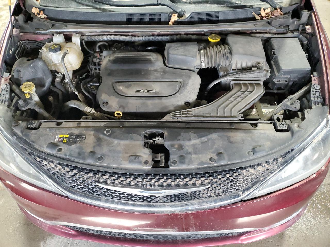 2017 Chrysler Pacifica - Image 12