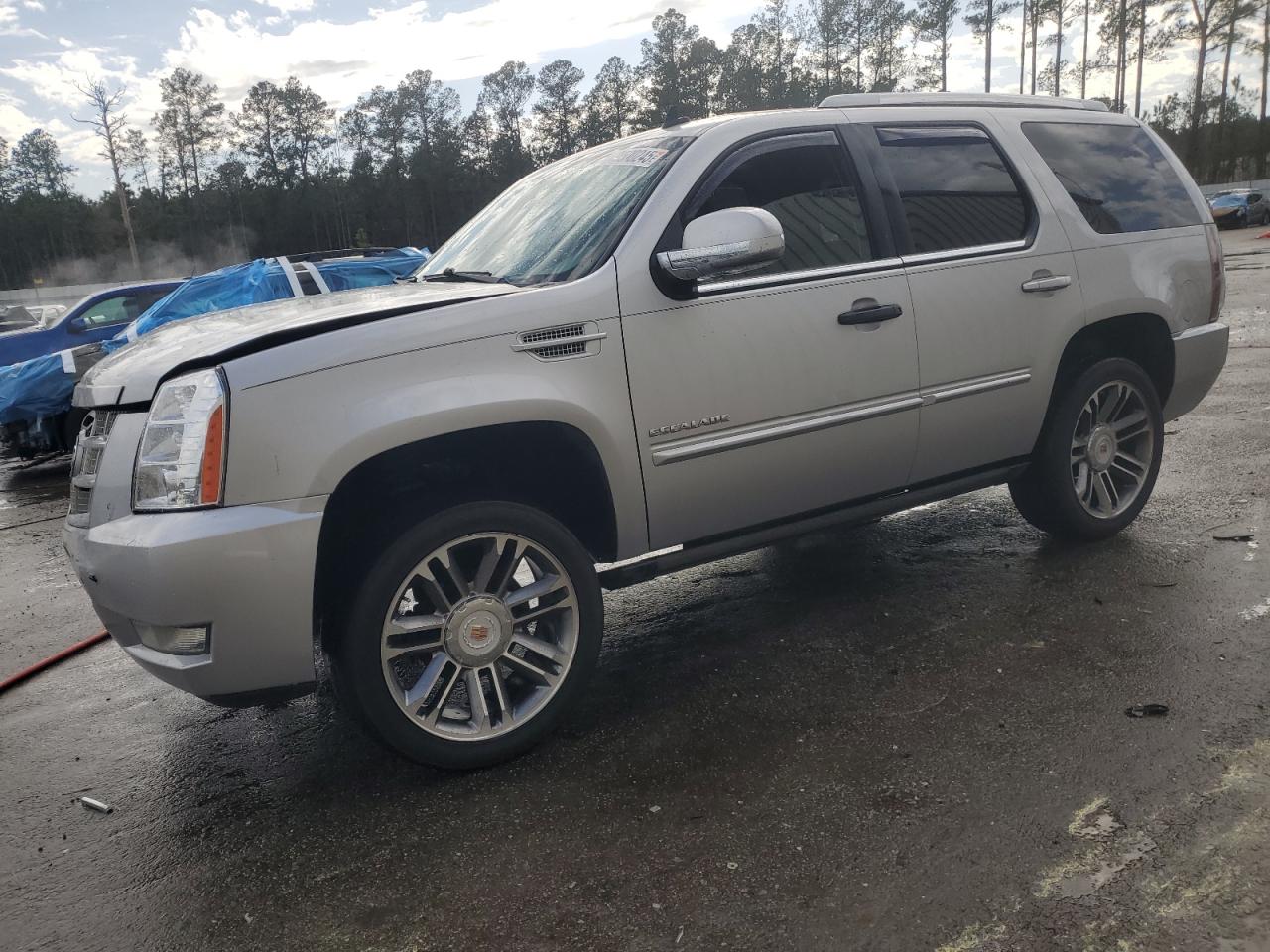 2012 Cadillac Escalade Premium for Sale in Harleyville, SC - Front End