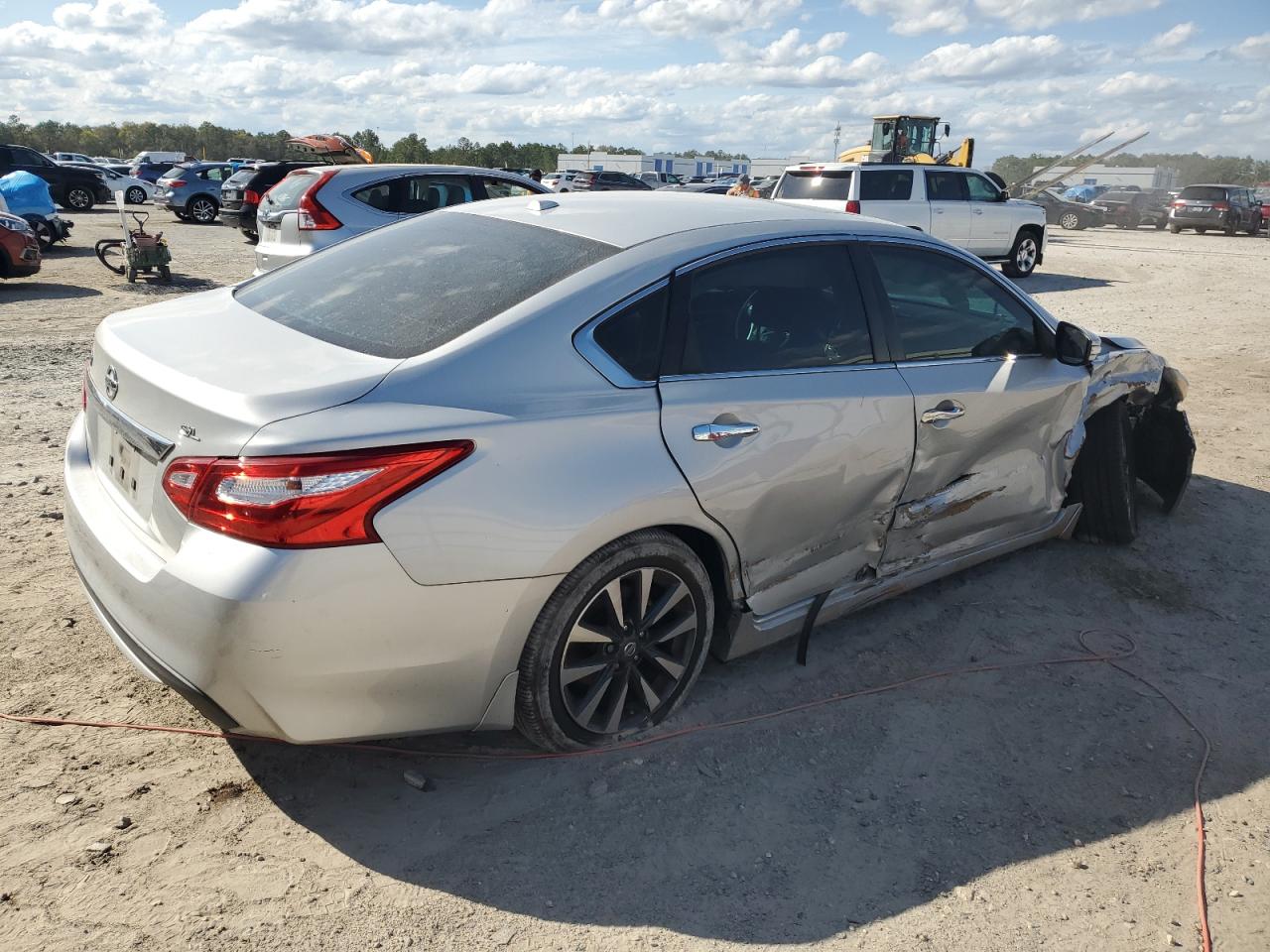 2017 Nissan Altima - Image 3