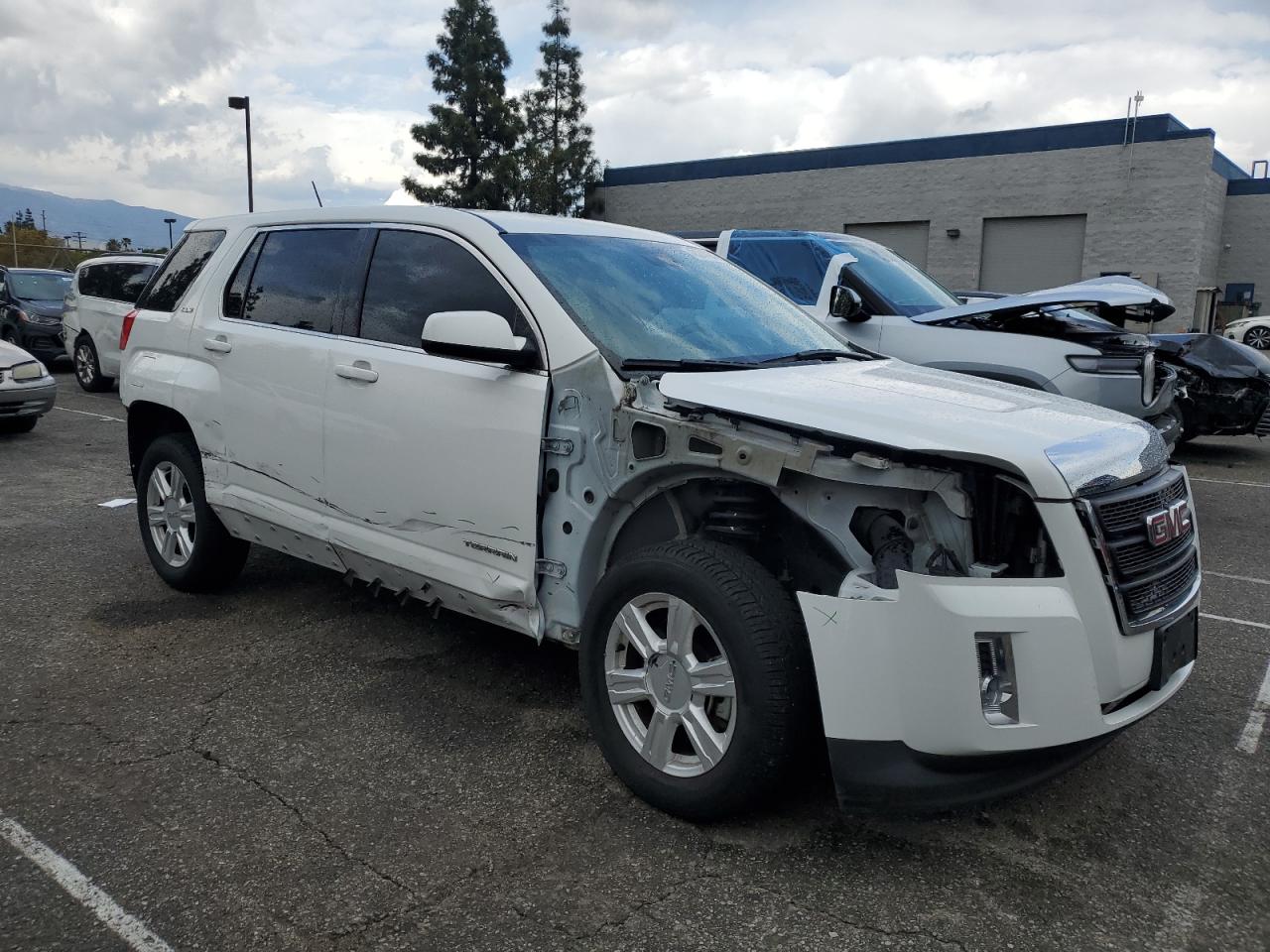 2015 GMC Terrain - Image 4