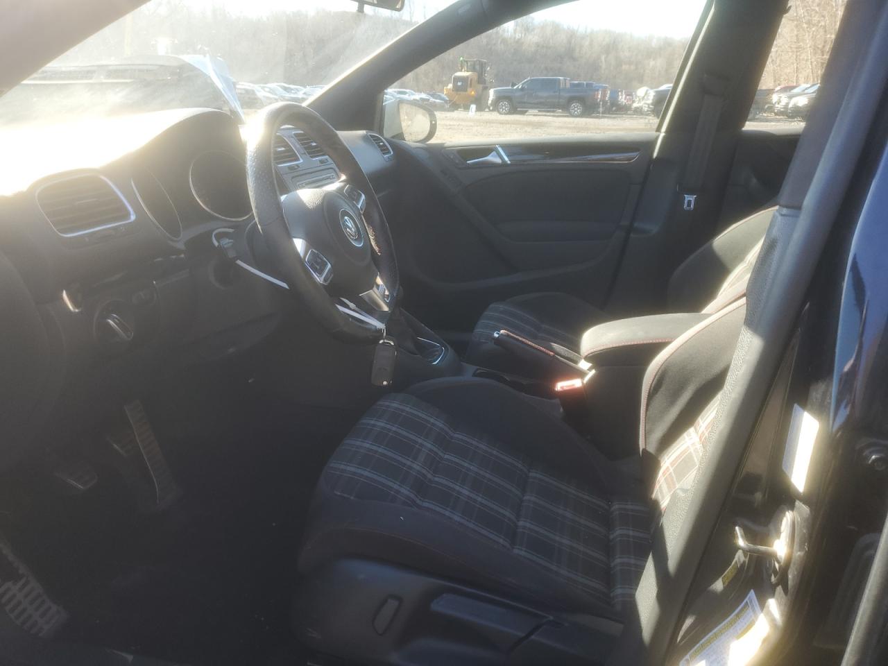 2010 Volkswagen GTI - Image 7