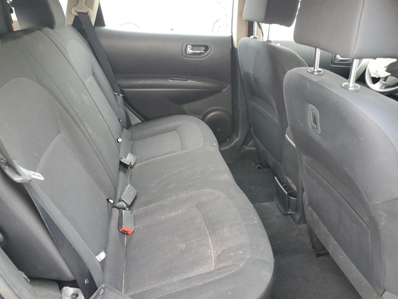 2015 Nissan Rogue - Image 12