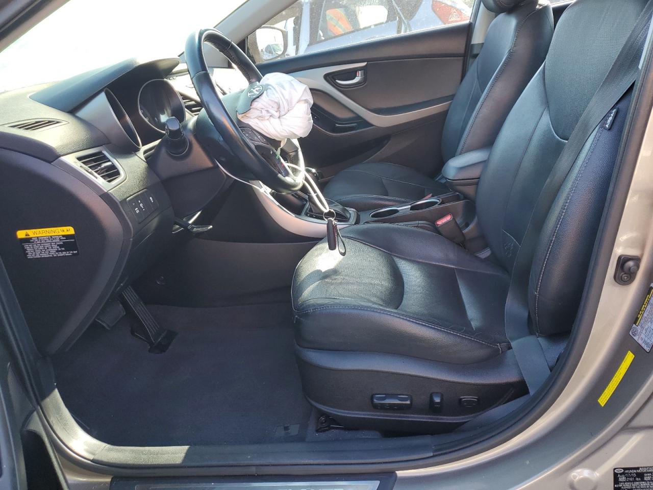 2016 Hyundai Elantra - Image 7