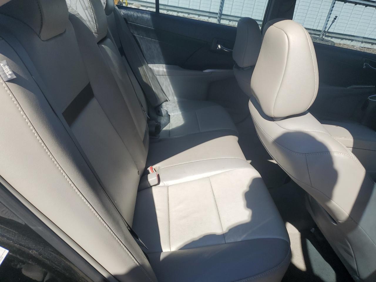2014 Toyota Camry - Image 10