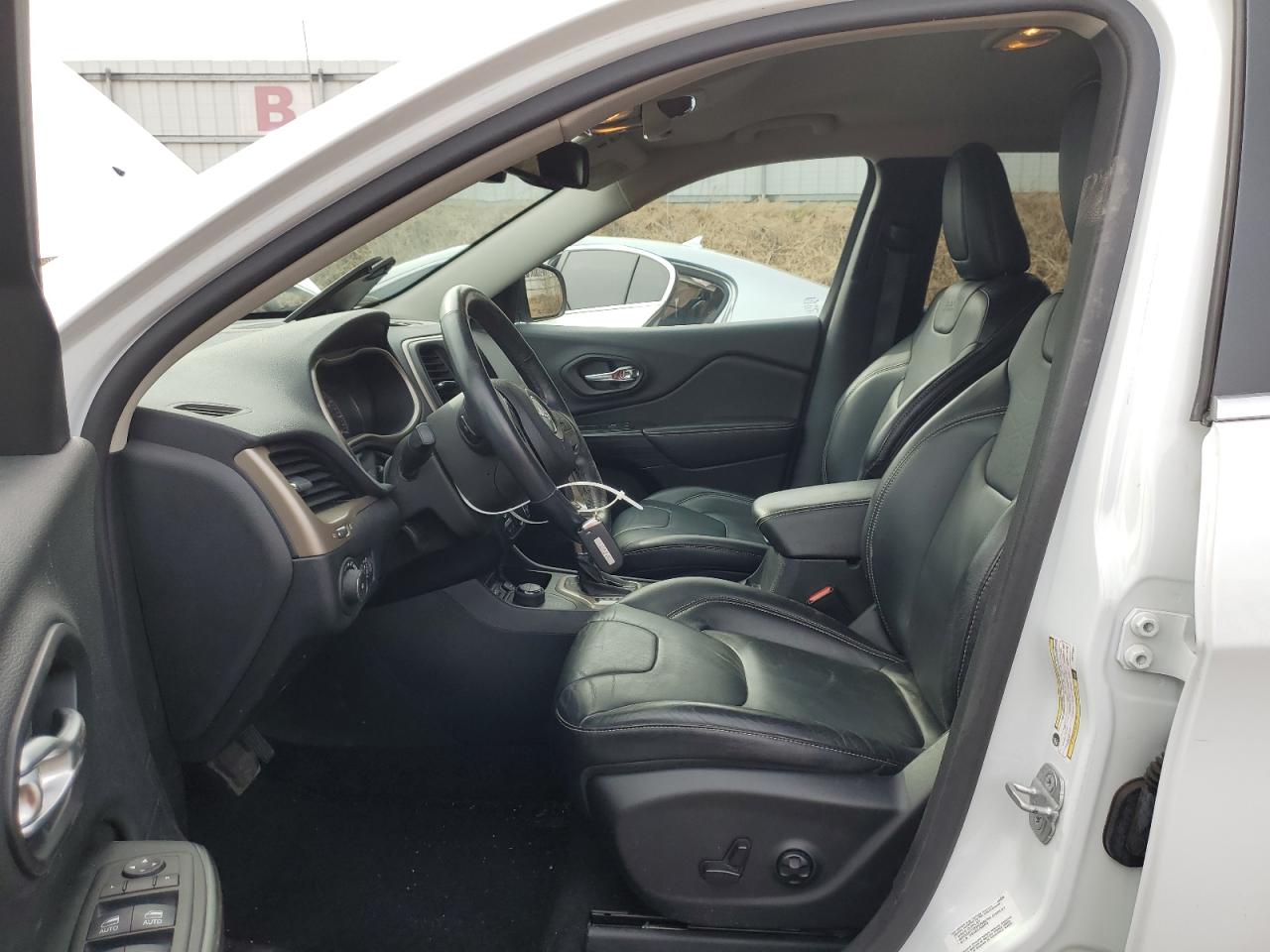 2014 Jeep Grand Cherokee - Image 7