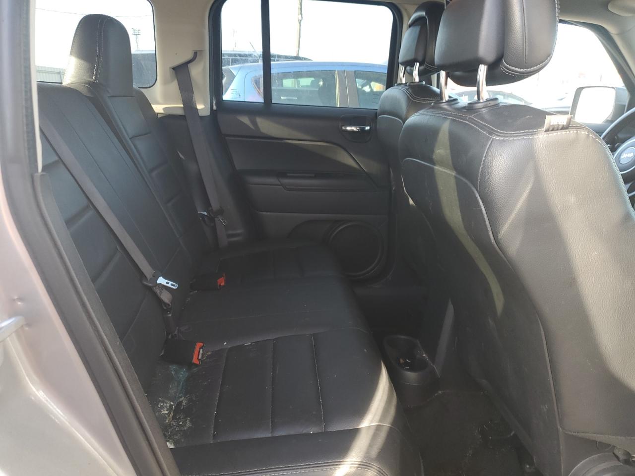 2016 Jeep Liberty (Patriot) - Image 11