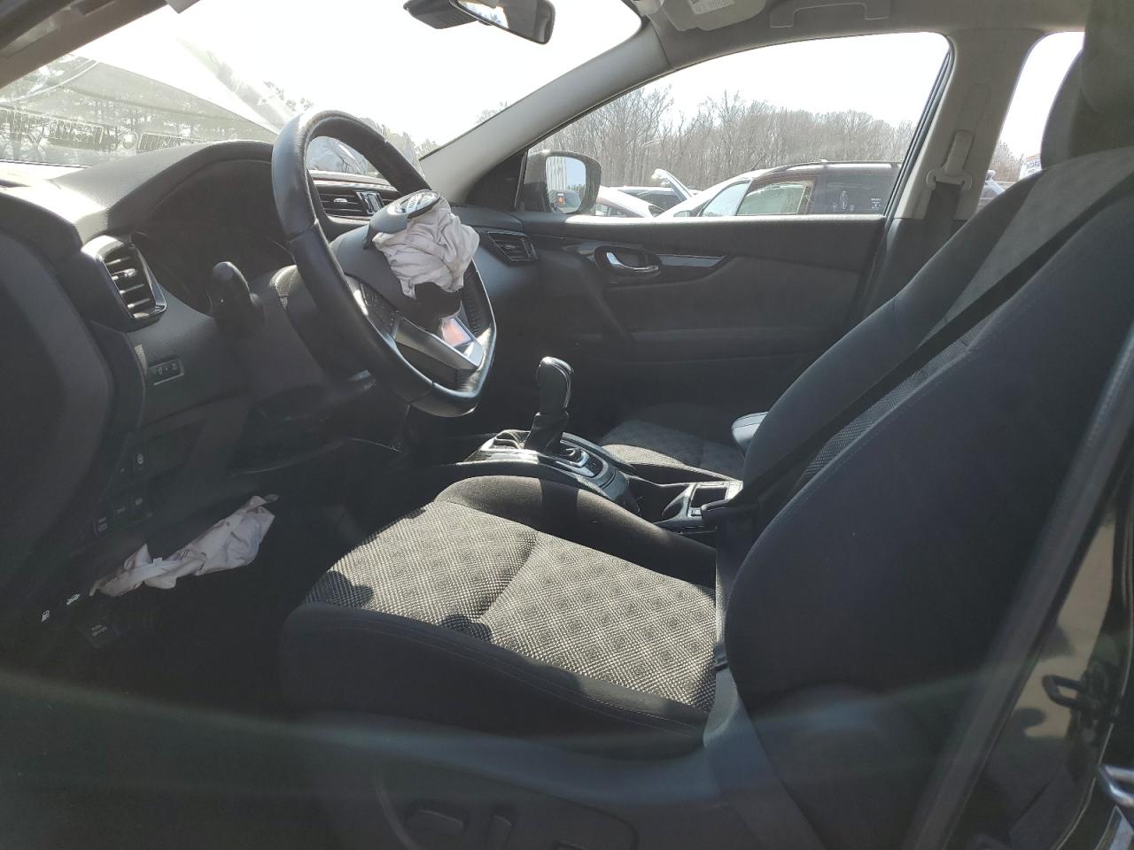 2021 Nissan Rogue - Image 7