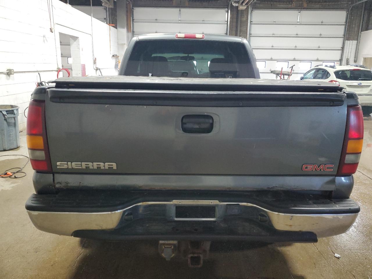 2002 GMC Sierra - Image 6