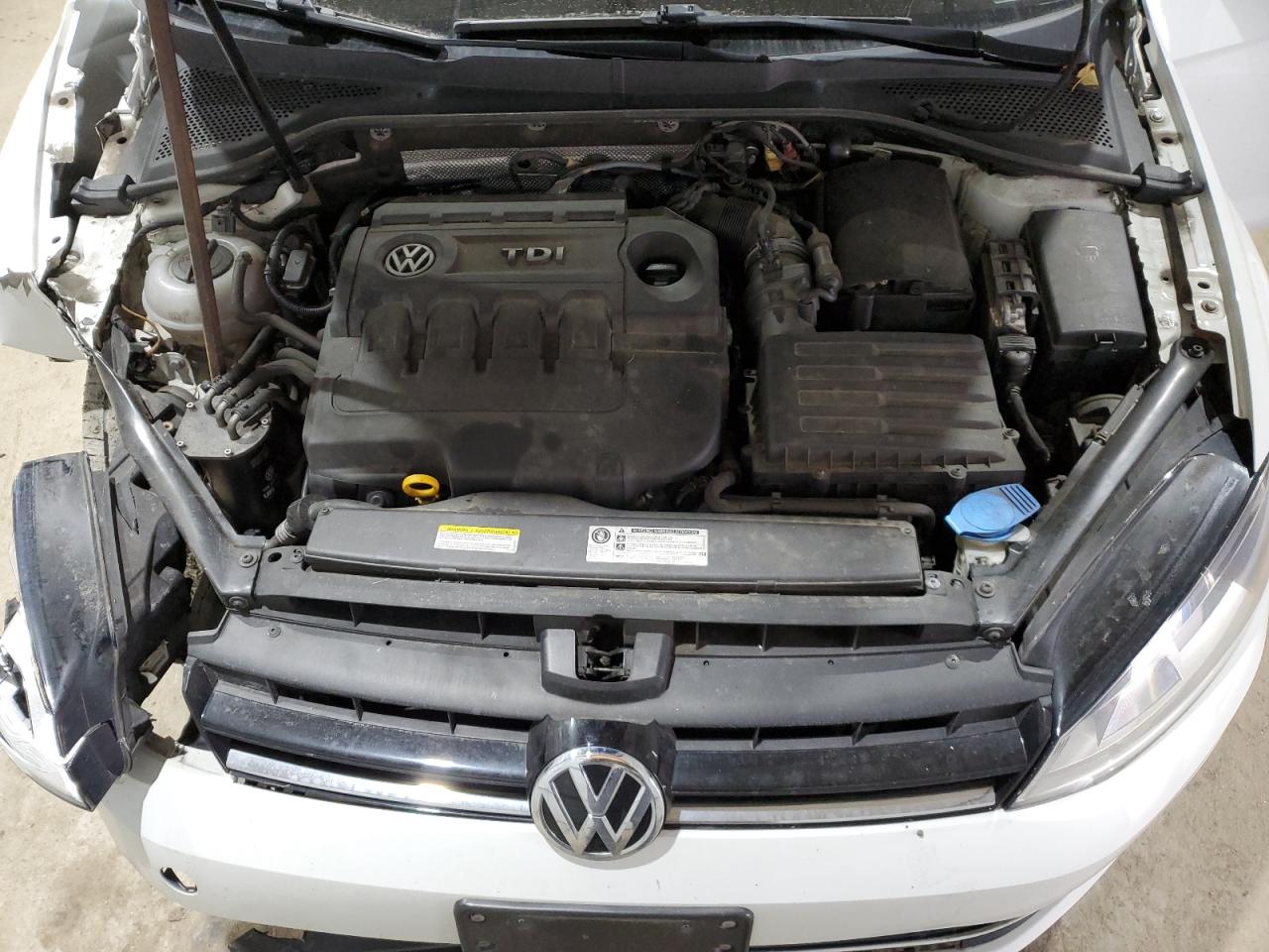 2015 Volkswagen Golf - Image 11
