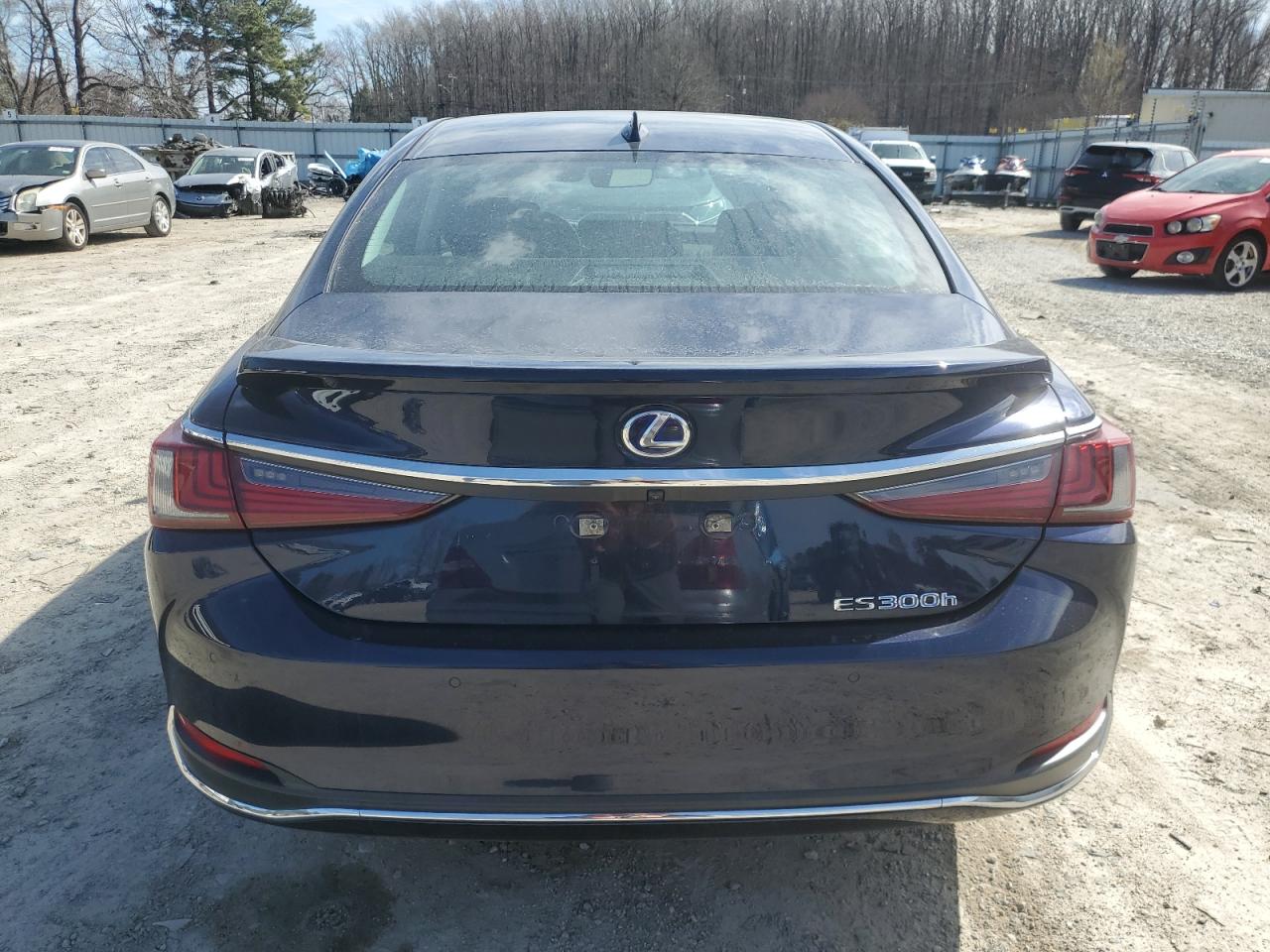 2022 Lexus ES - Image 6