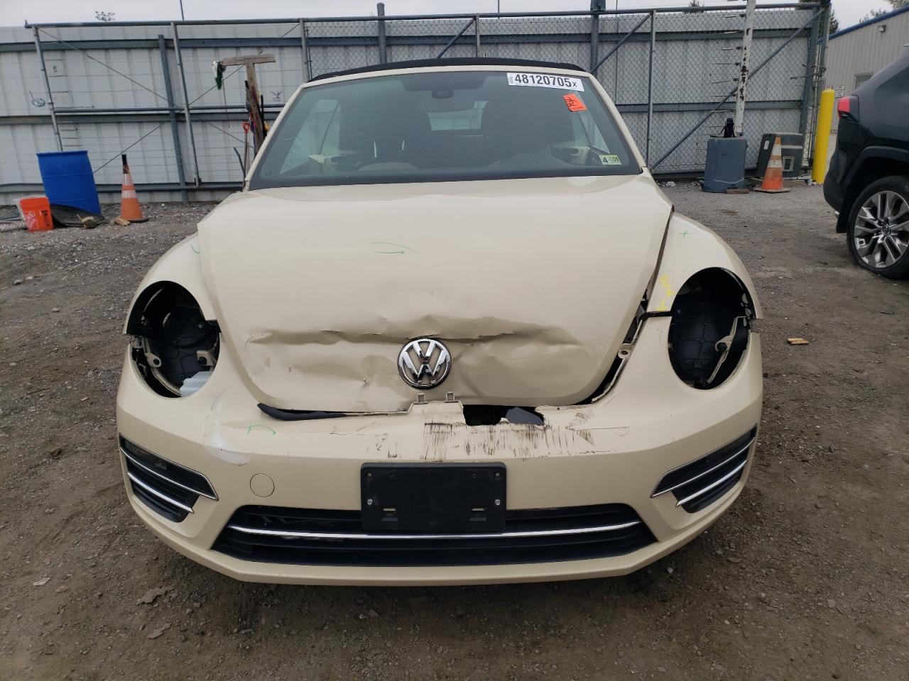 2019 Volkswagen Beetle - Image 5