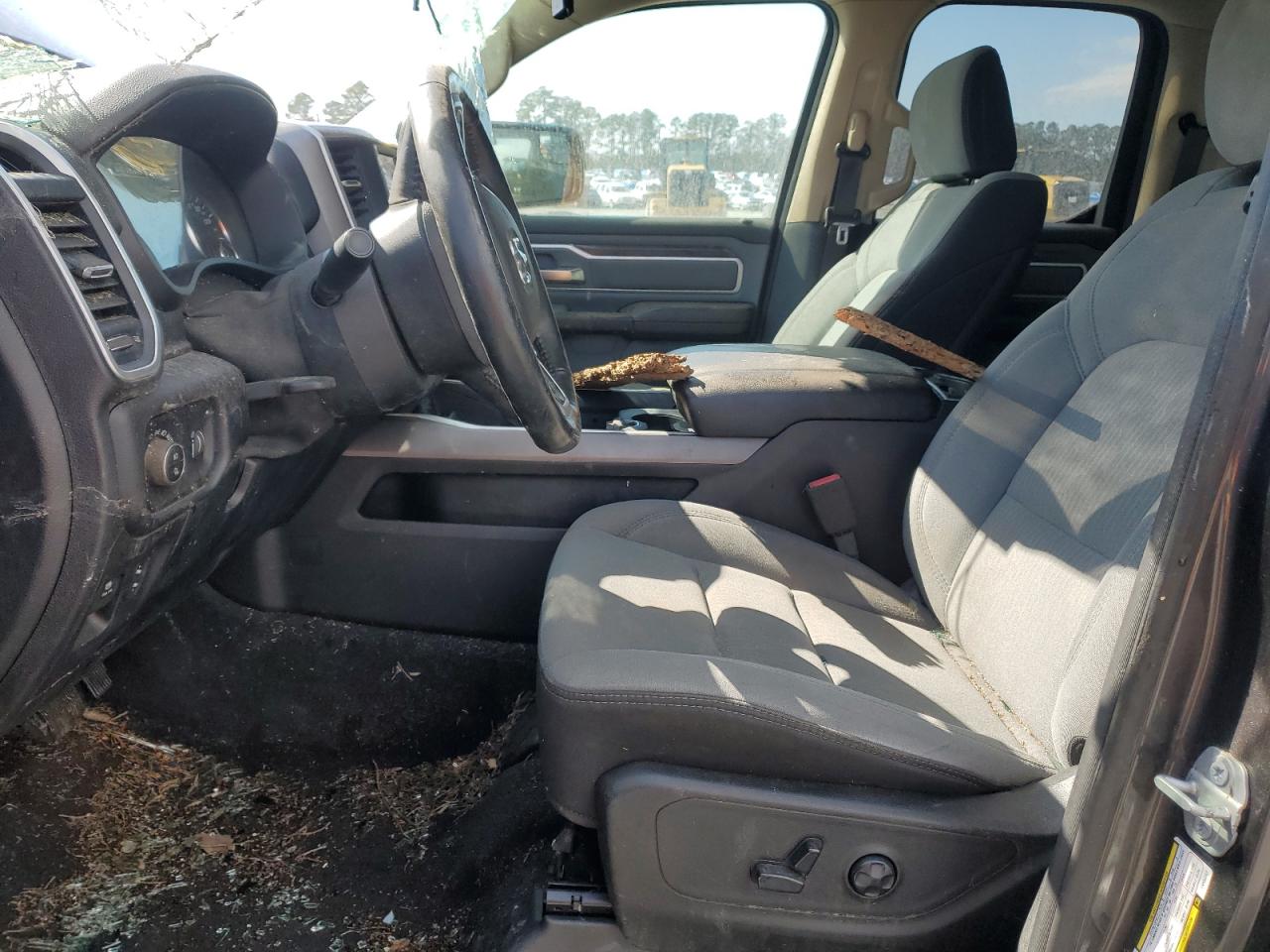 2020 RAM 1500 - Image 7