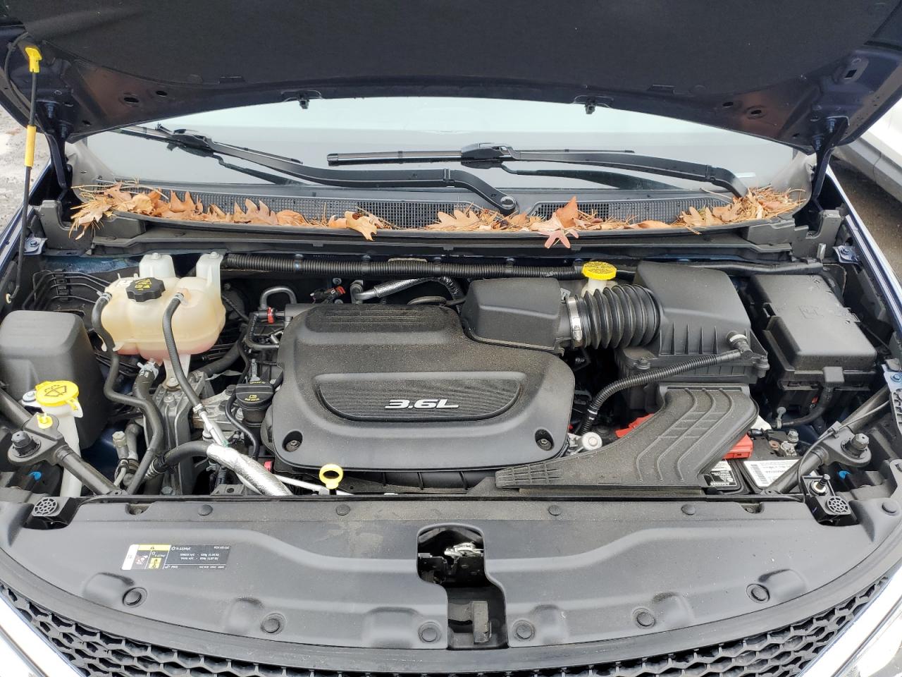 2018 Chrysler Pacifica - Image 12