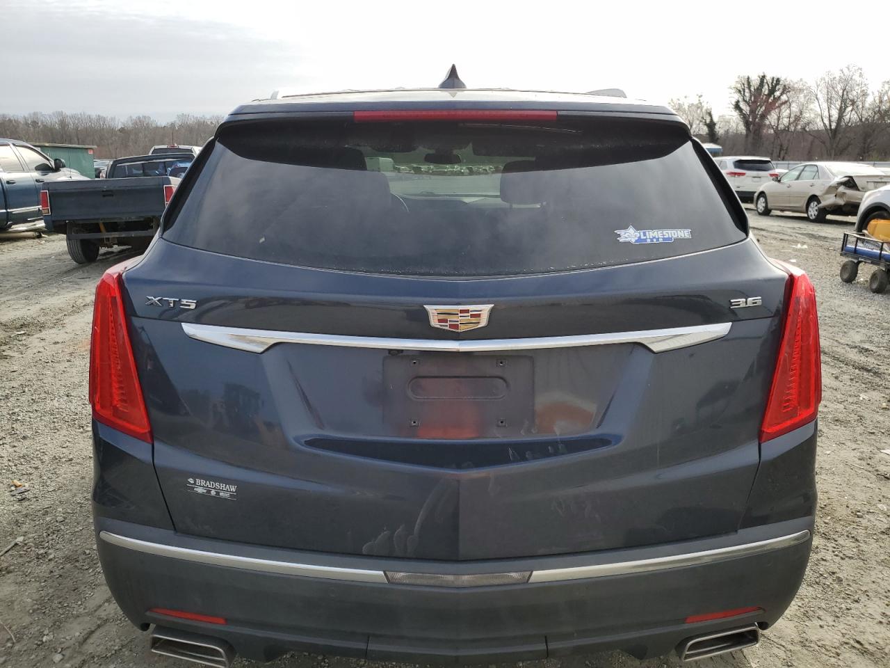 2017 Cadillac XT5 - Image 6