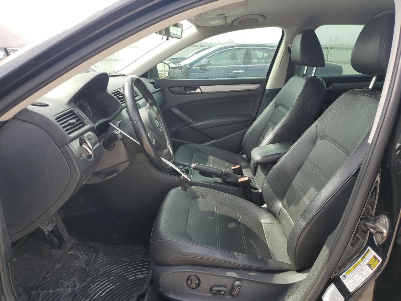2015 Volkswagen Passat - Image 7
