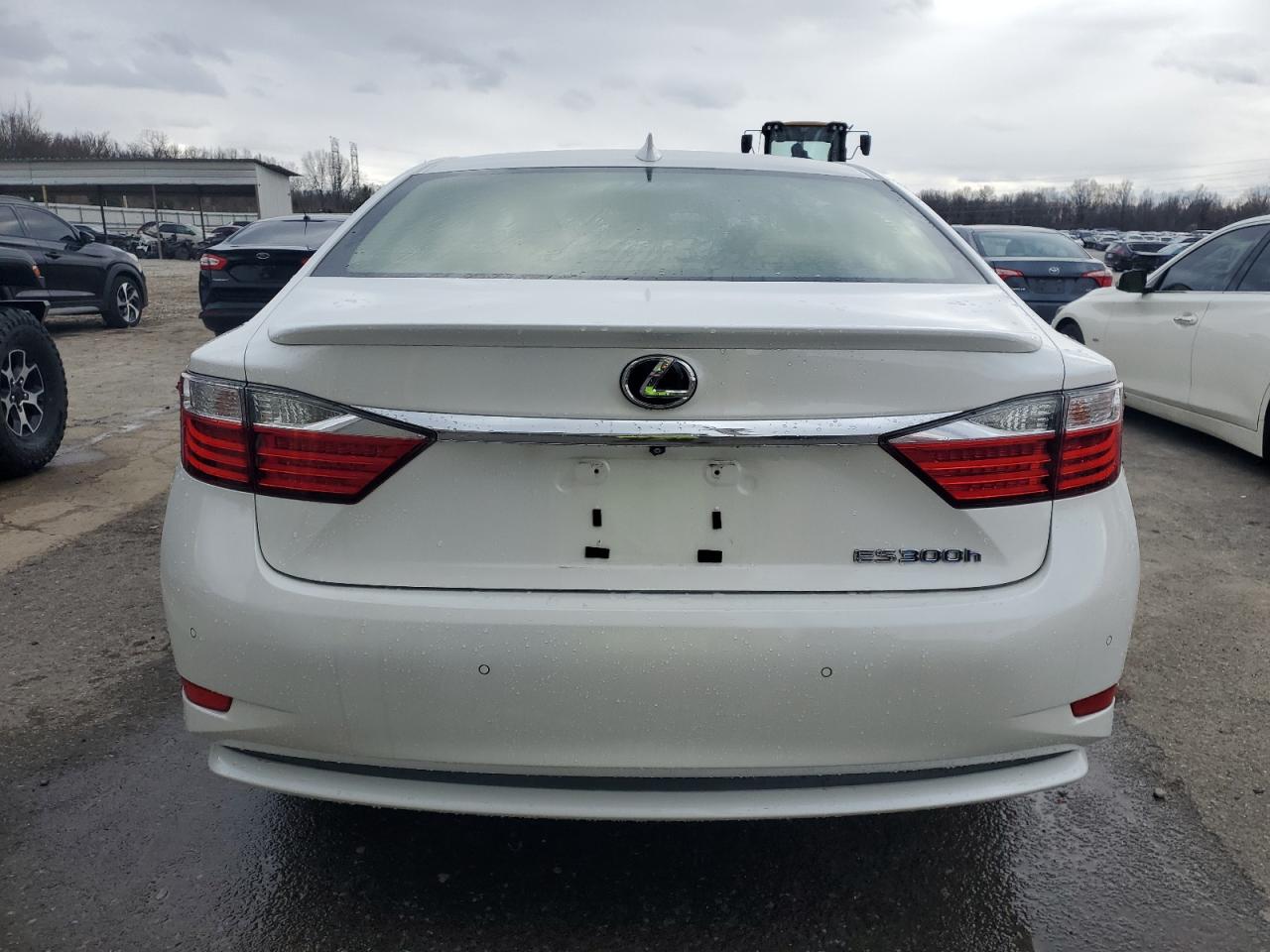 2015 Lexus ES - Image 6