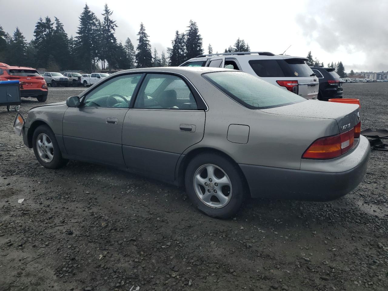 1997 Lexus ES - Image 2