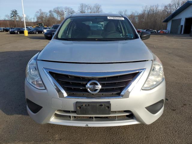  NISSAN VERSA 2018 Серебристый