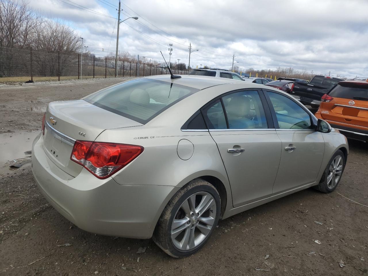 2014 Chevrolet Cruze - Image 3