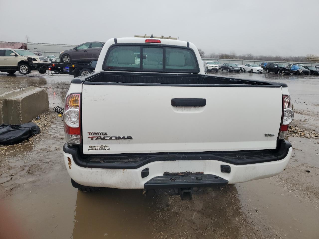 2015 Toyota Tacoma - Image 6