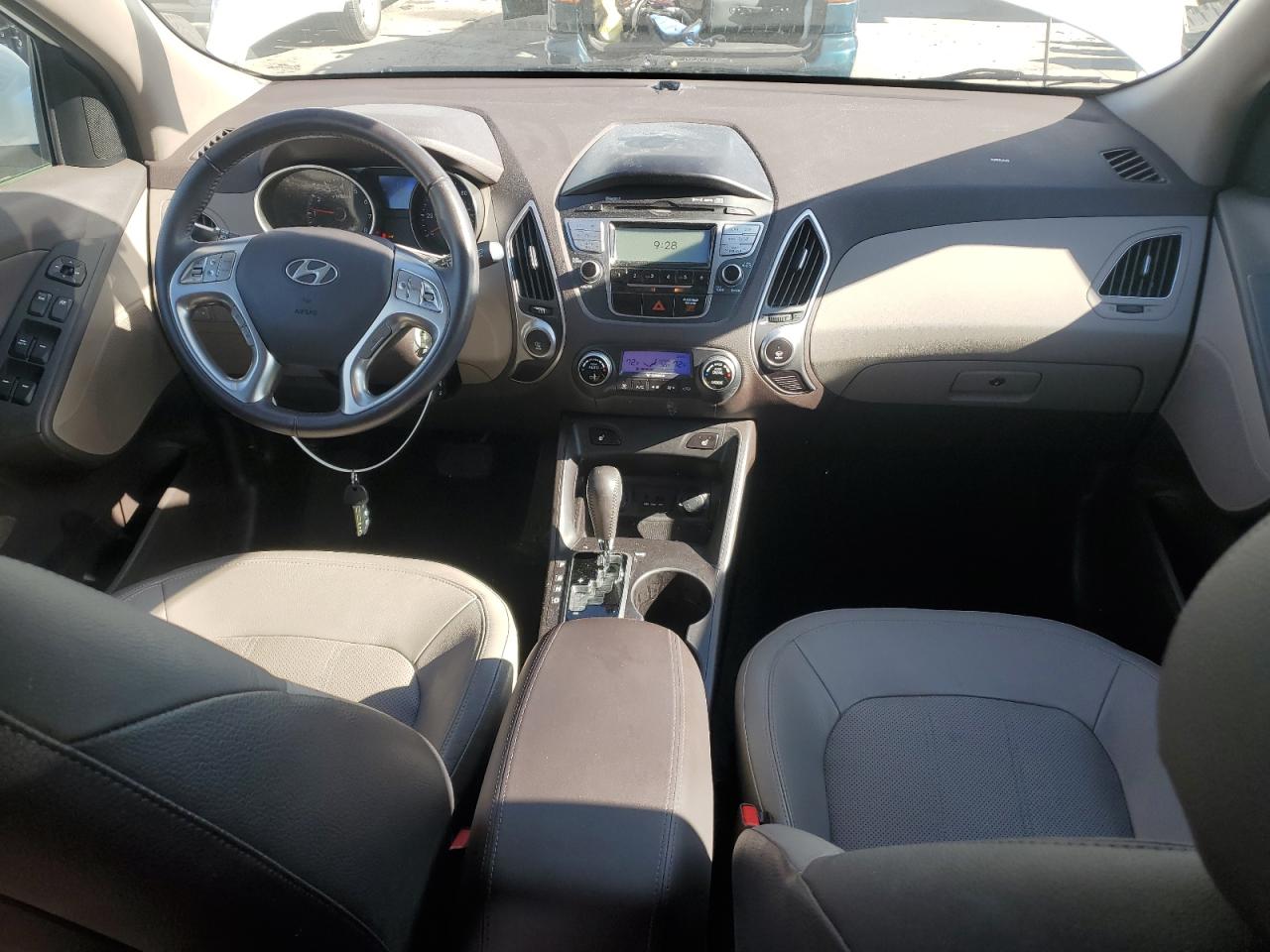 2011 Hyundai Tucson - Image 8