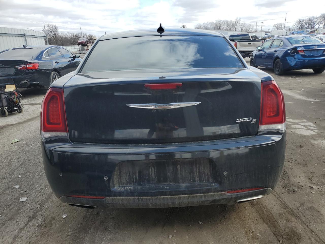 2015 Chrysler 300 - Image 6