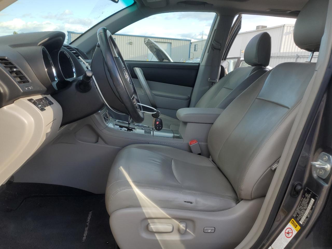 2013 Toyota Highlander - Image 7