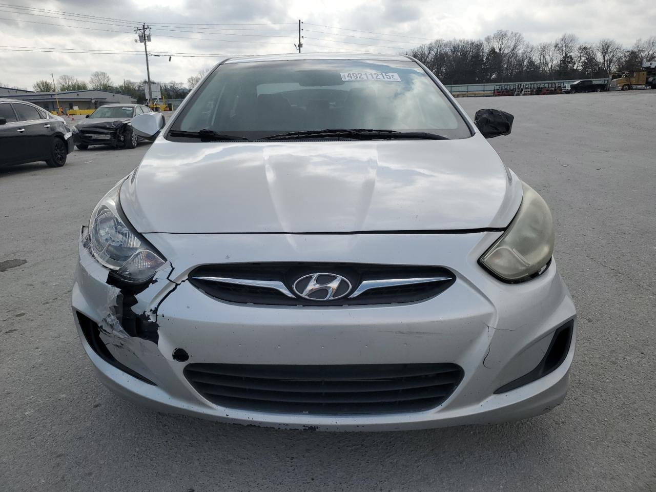 2013 Hyundai Accent - Image 5