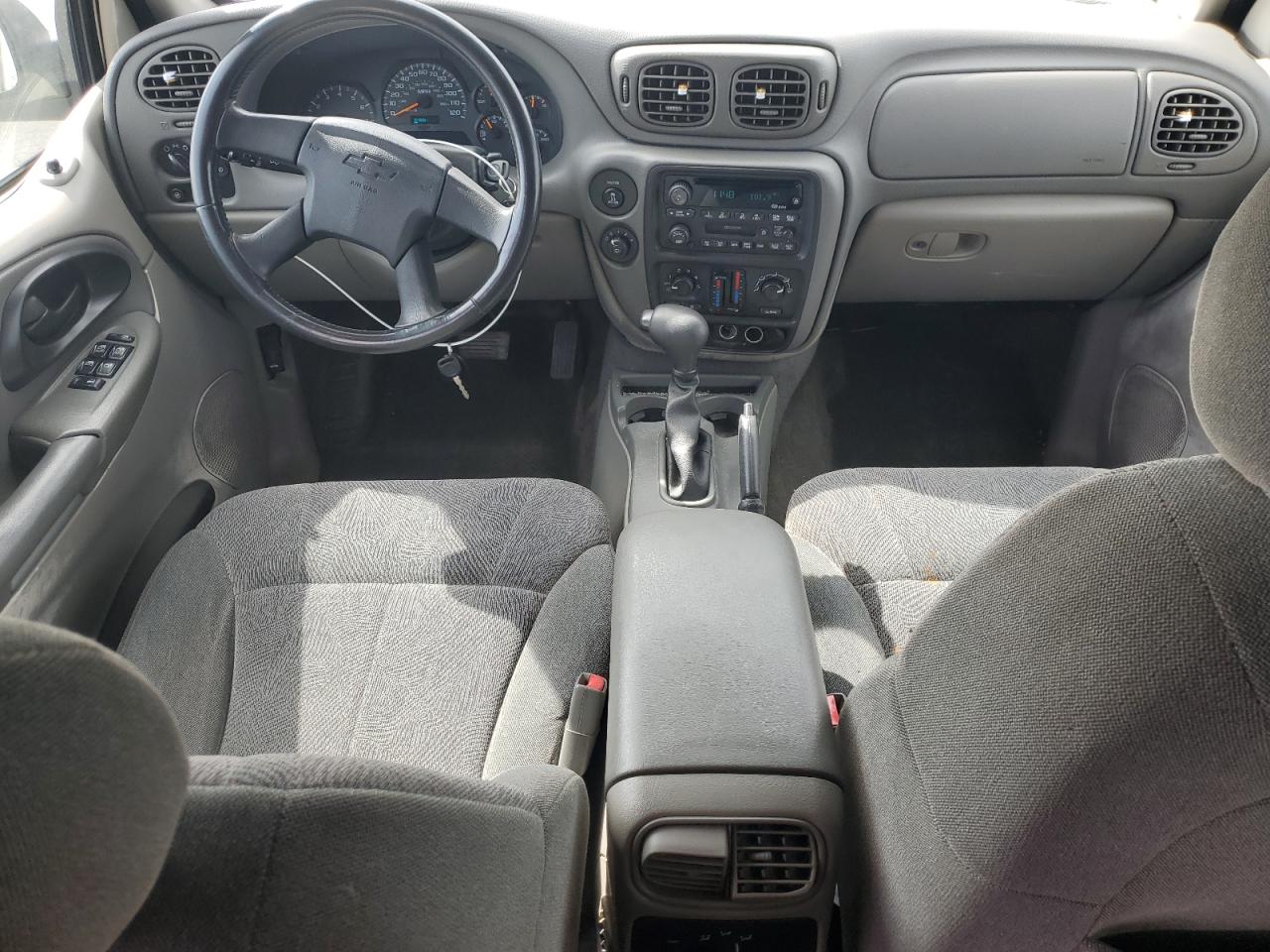 2002 Chevrolet TrailBlazer - Image 8