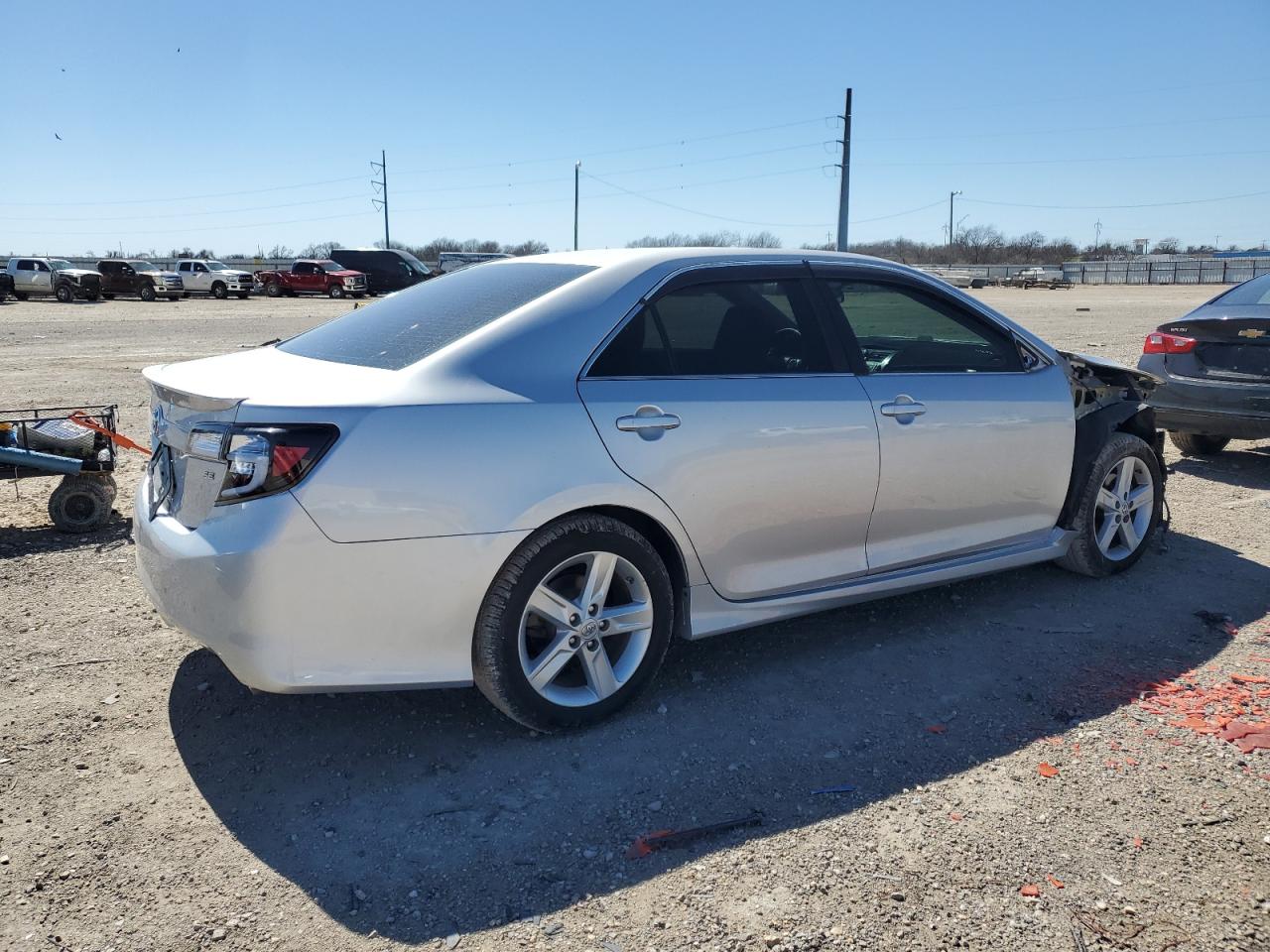 2014 Toyota Camry - Image 3