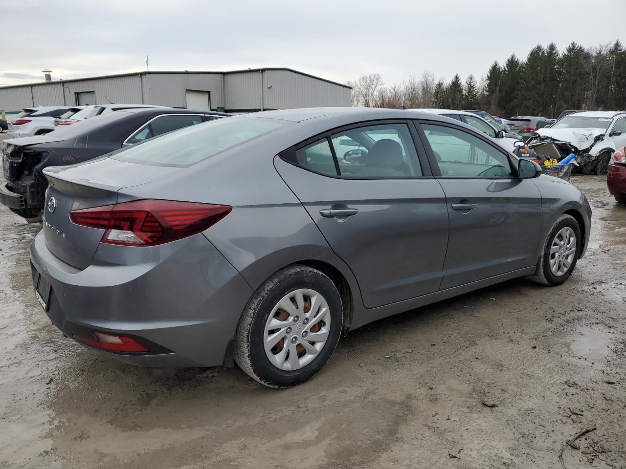 2019 Hyundai Elantra - Image 3