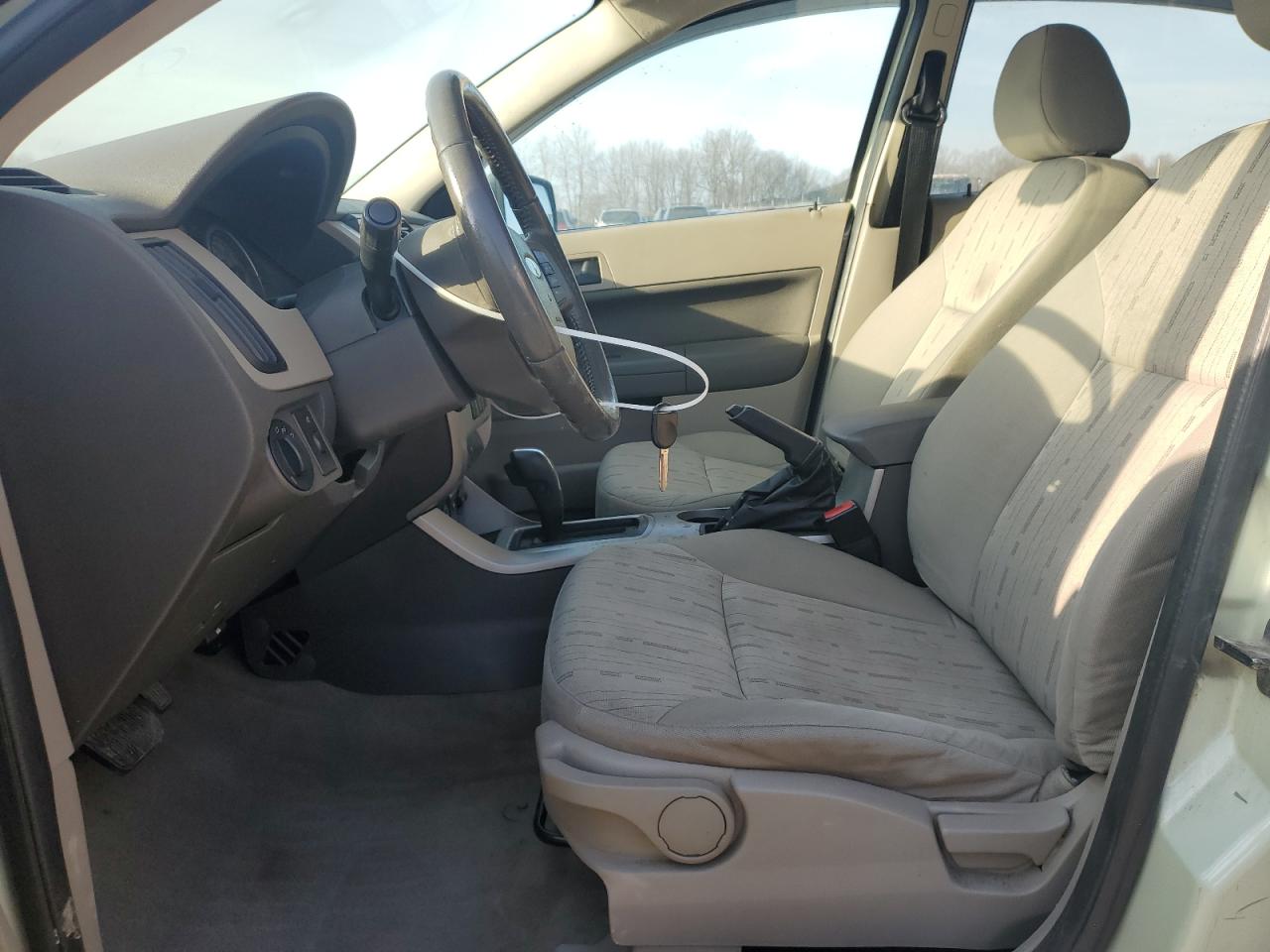2010 Ford Focus - Image 7