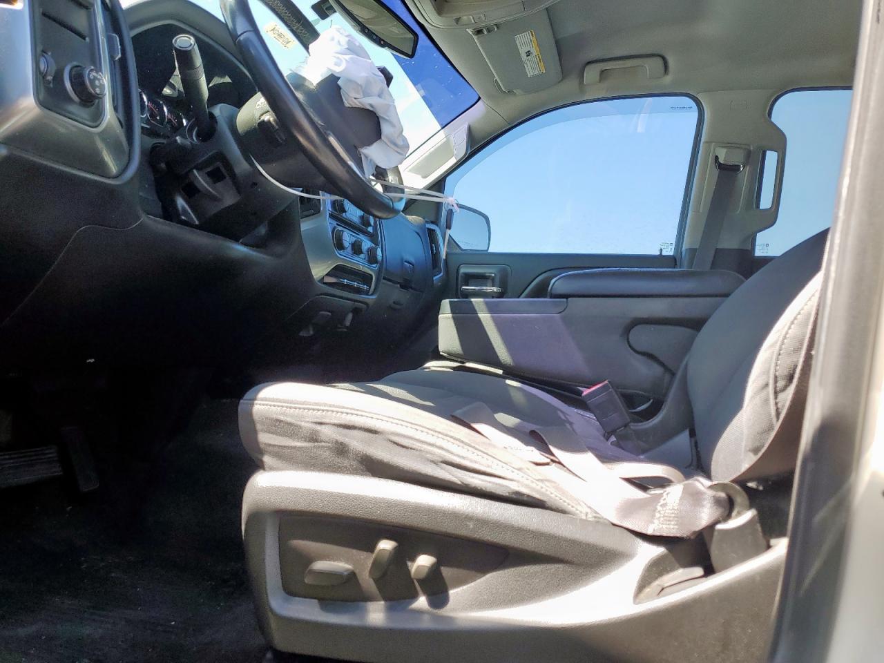 2015 Chevrolet Silverado - Image 7