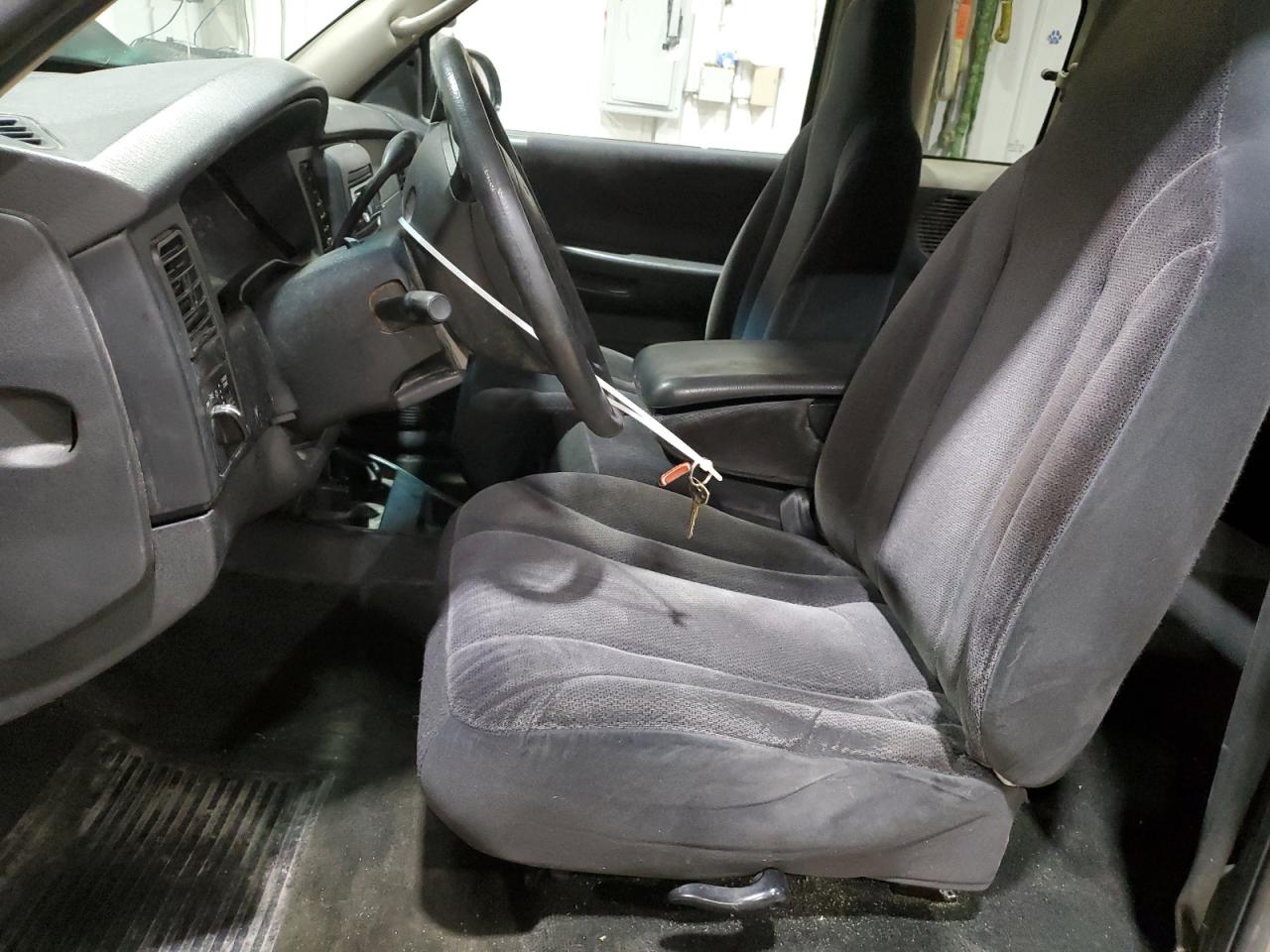 2002 Dodge Dakota Slt VIN: 1B7GG42N82S653385 Lot: 49811535