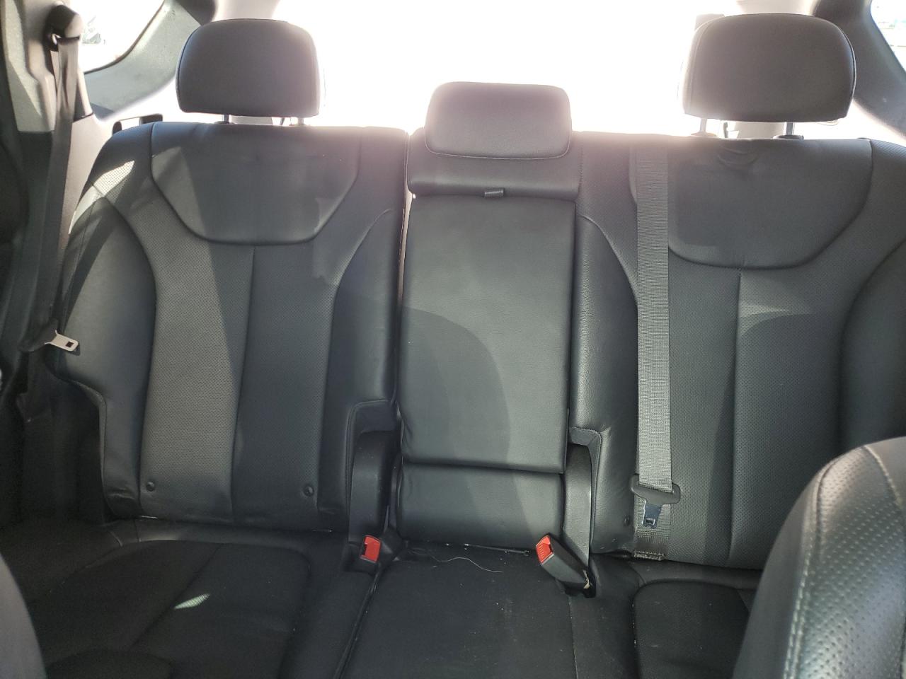 2020 Hyundai Santa Fe - Image 10