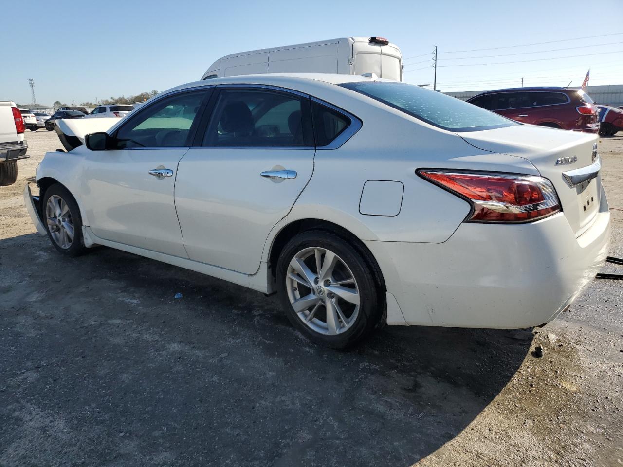2015 Nissan Altima - Image 2