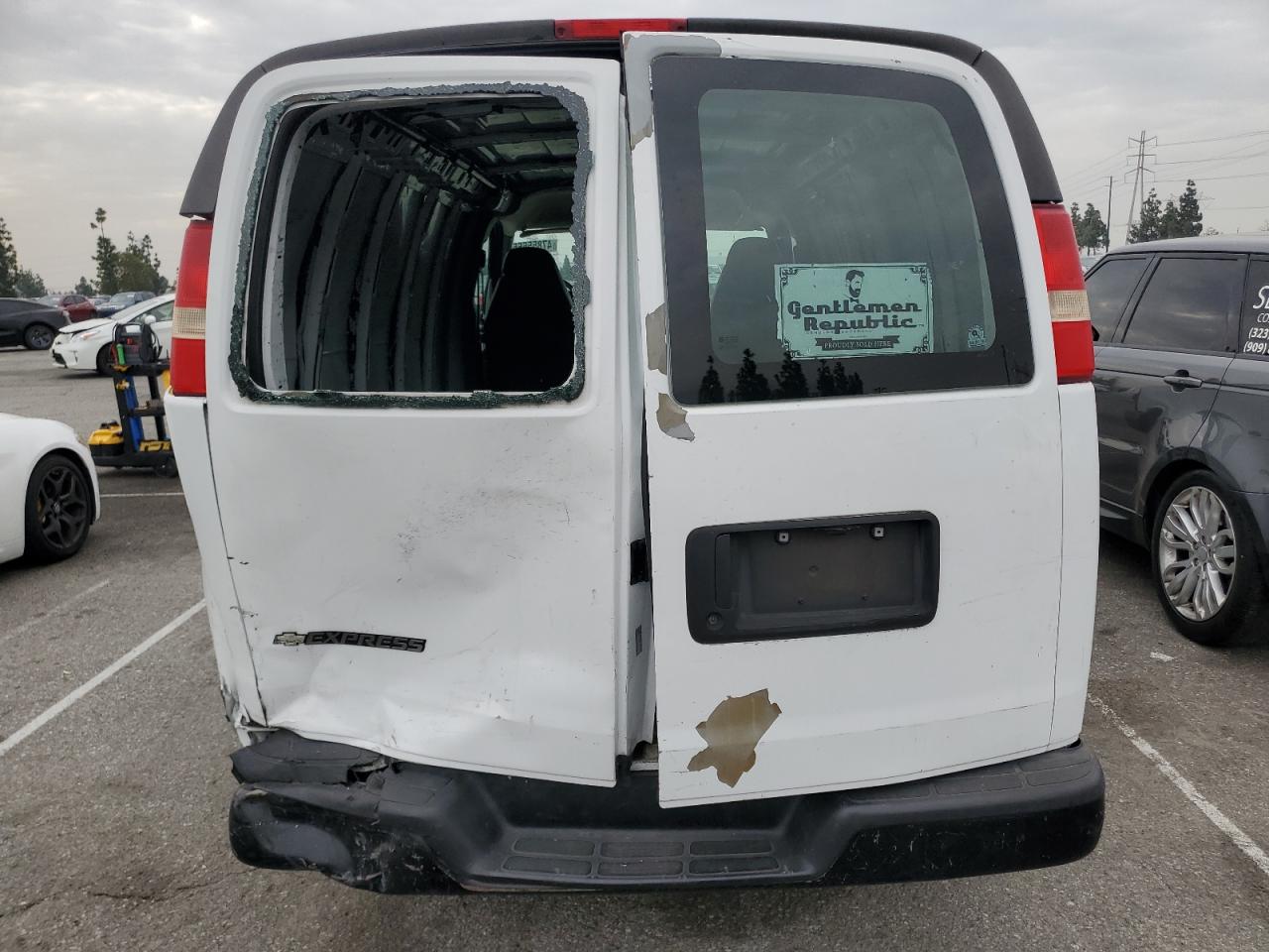 2009 Chevrolet Express - Image 6