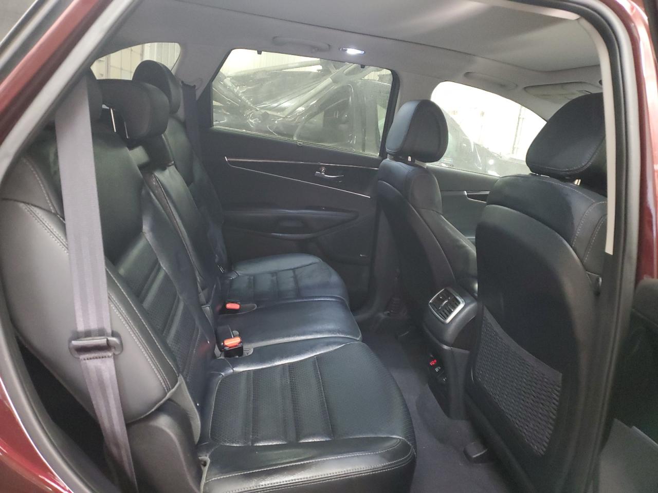 2016 Kia Sorento - Image 11