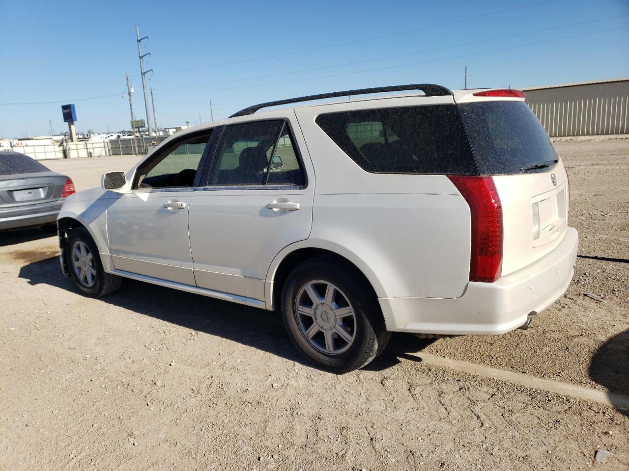 2004 Cadillac SRX - Image 2