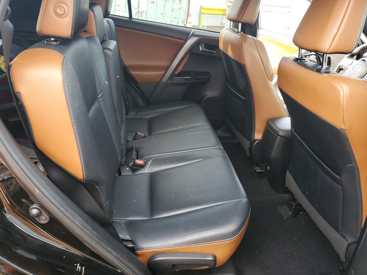 2018 Toyota RAV 4 - Image 10
